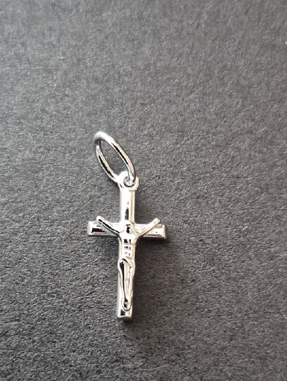 925 Sterling Silver Crucifix Pendant - Shiny Silver Cross Charm